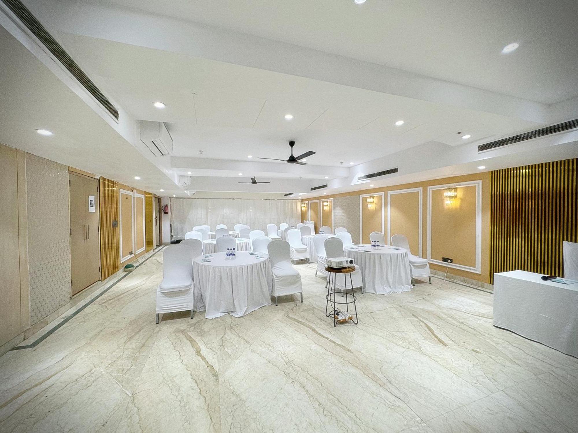 The Orion Express - East Of Kailash New Delhi Exterior photo