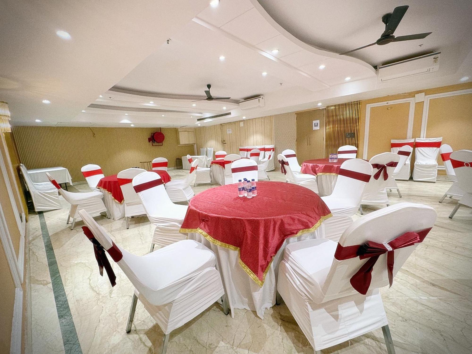 The Orion Express - East Of Kailash New Delhi Exterior photo