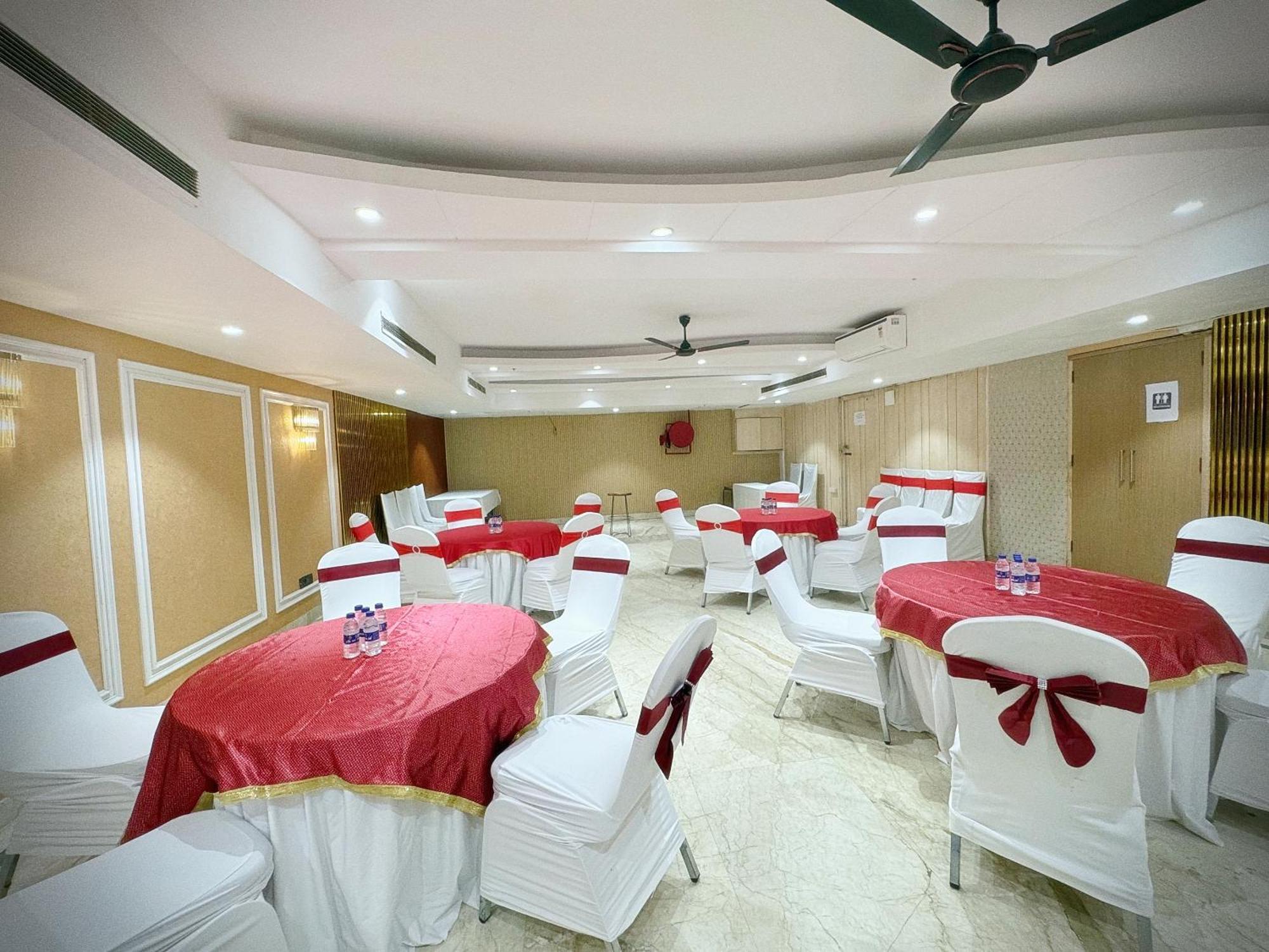 The Orion Express - East Of Kailash New Delhi Exterior photo