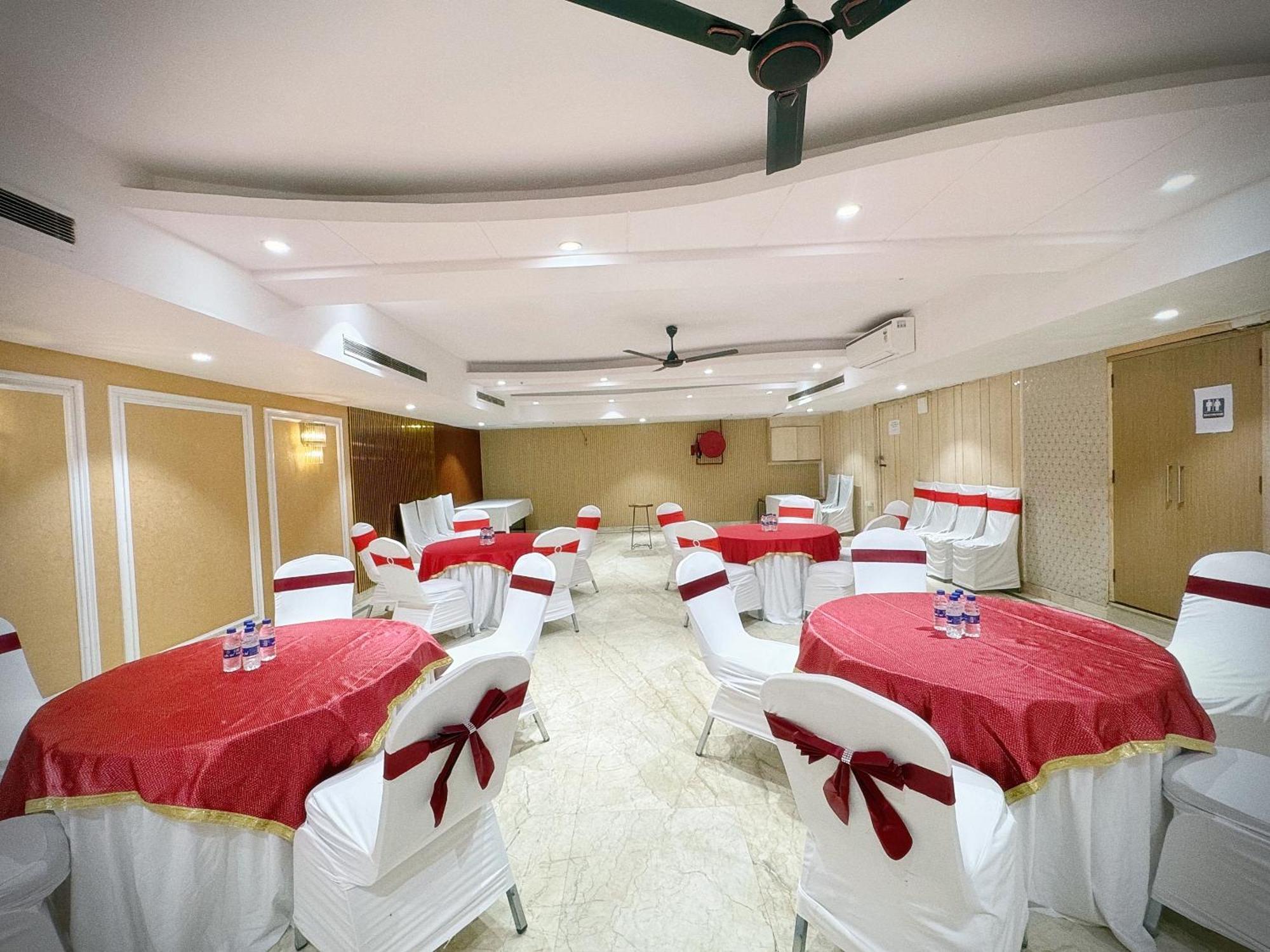 The Orion Express - East Of Kailash New Delhi Exterior photo