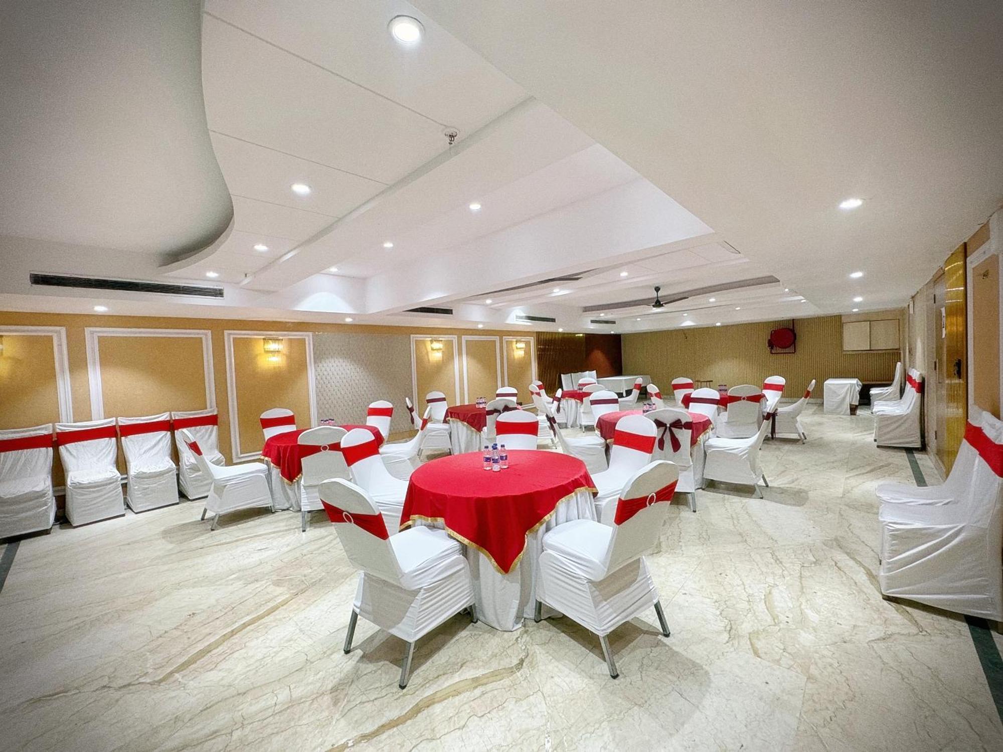 The Orion Express - East Of Kailash New Delhi Exterior photo