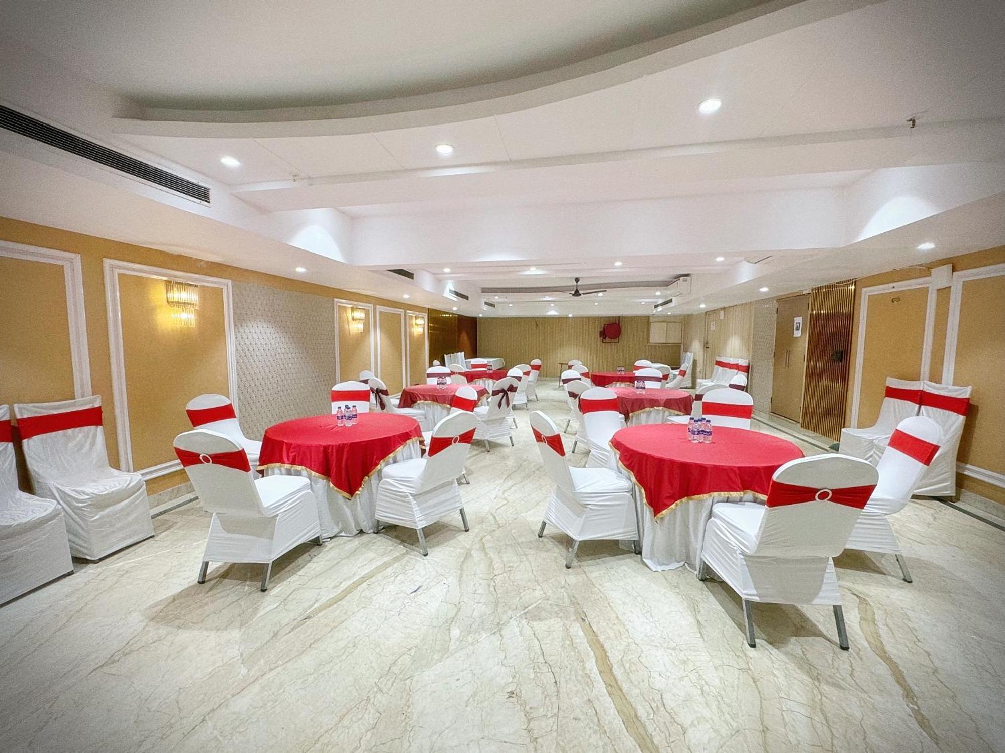The Orion Express - East Of Kailash New Delhi Exterior photo