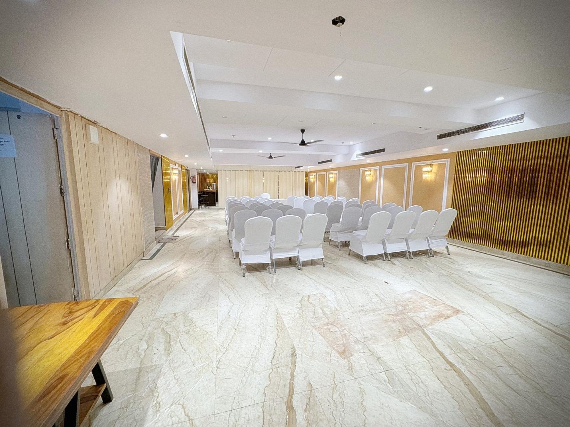 The Orion Express - East Of Kailash New Delhi Exterior photo