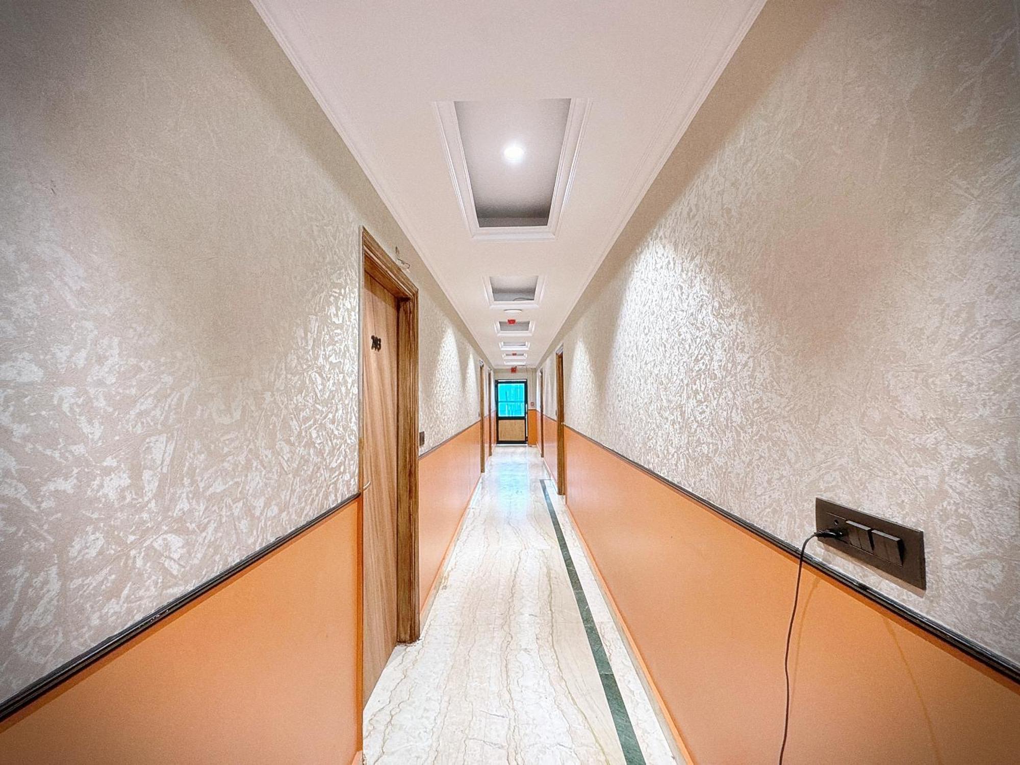 The Orion Express - East Of Kailash New Delhi Exterior photo