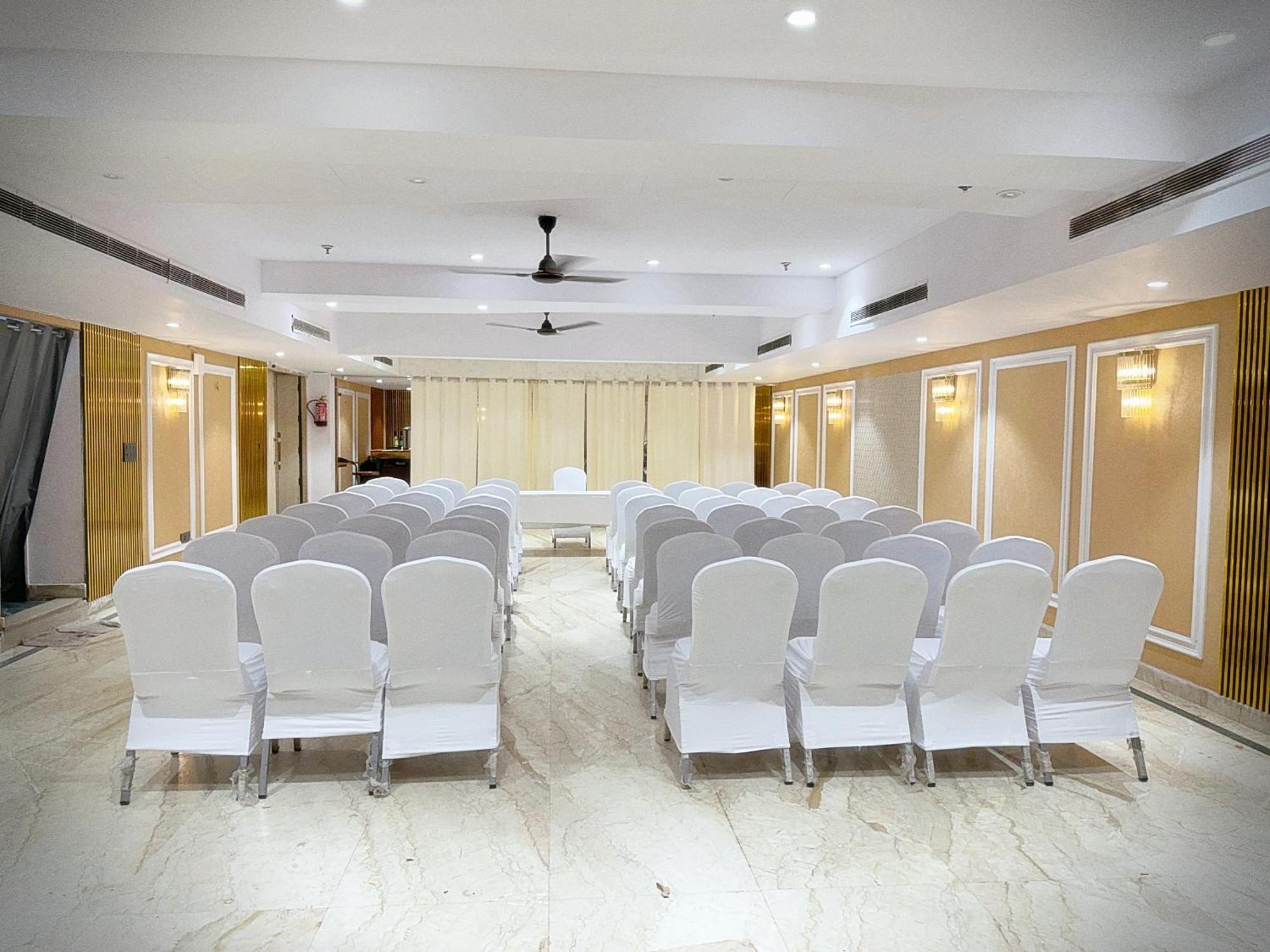 The Orion Express - East Of Kailash New Delhi Exterior photo