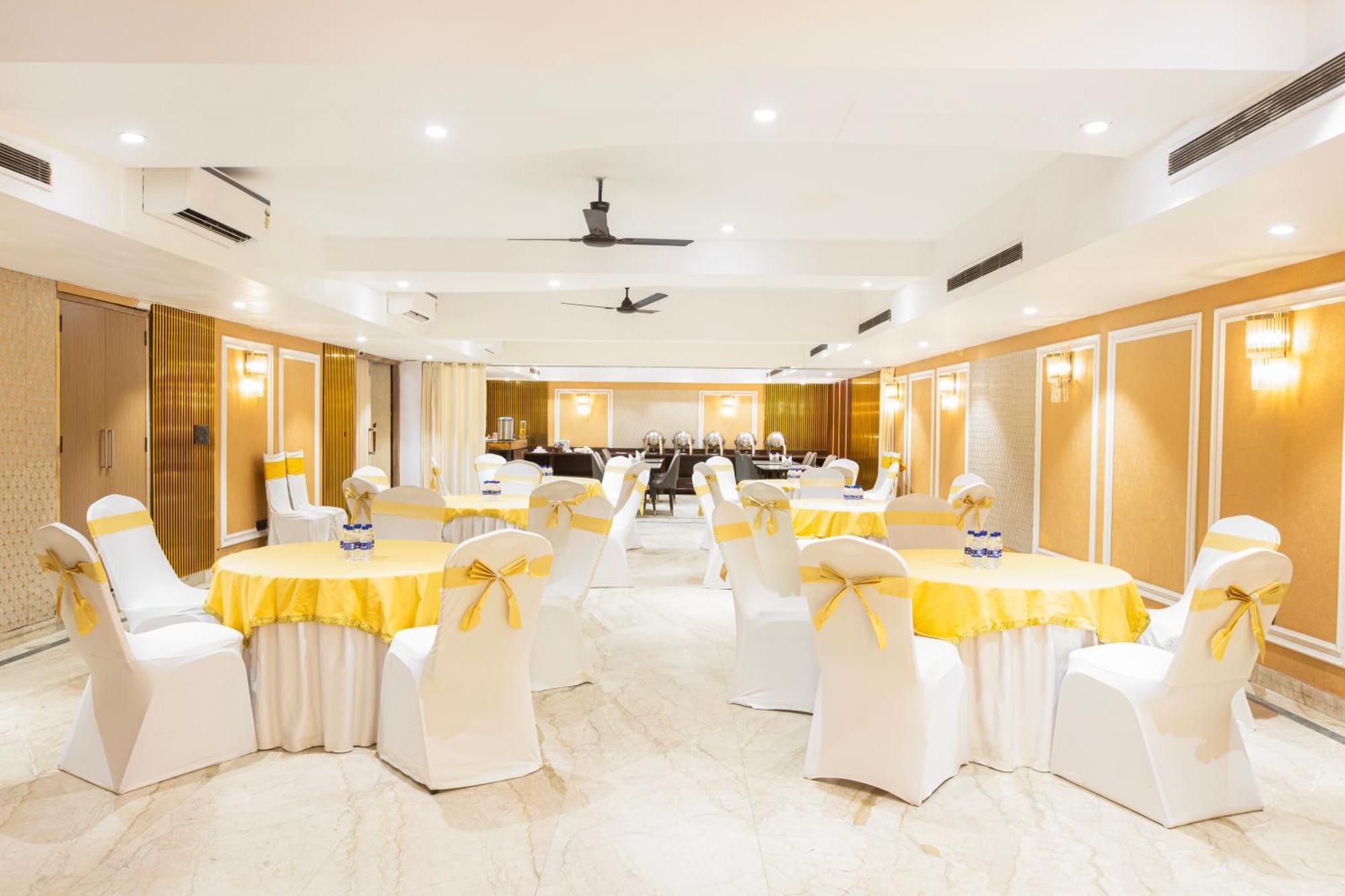The Orion Express - East Of Kailash New Delhi Exterior photo